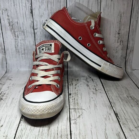 Converse Chuck Taylor All Star Low Red Sneakers 125808F Size W6 M4 - Picture 1 of 9